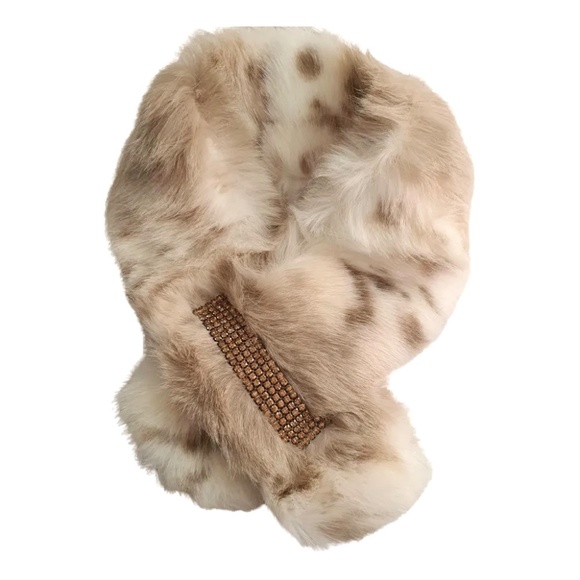 Swarovski Accessories - SWAROVSKI~*rare*~RUSSIAN LYNX FAUX FUR & CRYSTAL SCARF / WRAP /STOLE /CHOKER